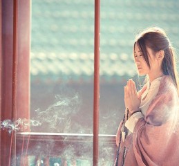 八字排盘 八字排盘免费查询？